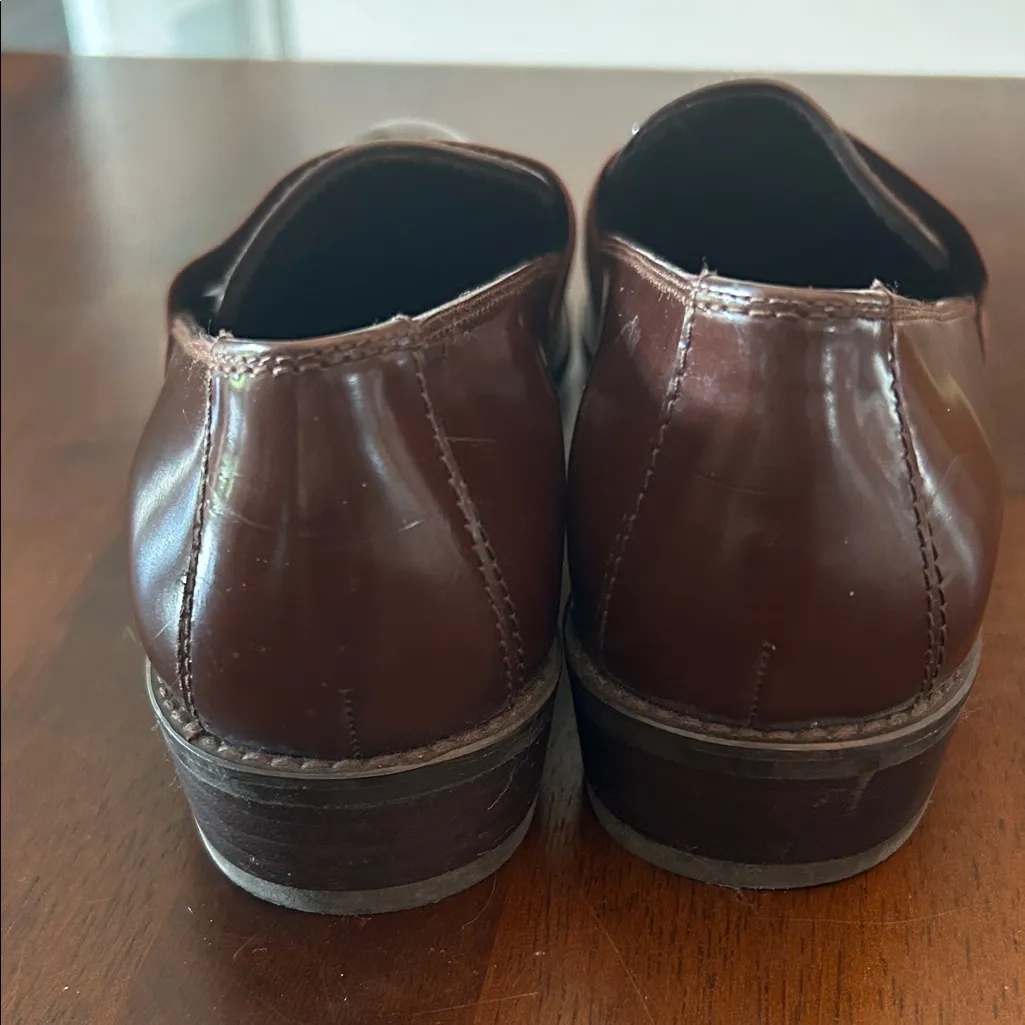 Stuart Weitzman Burgundy Patent Leather Loafers with Elastic Band Size 71/2 - Image 3