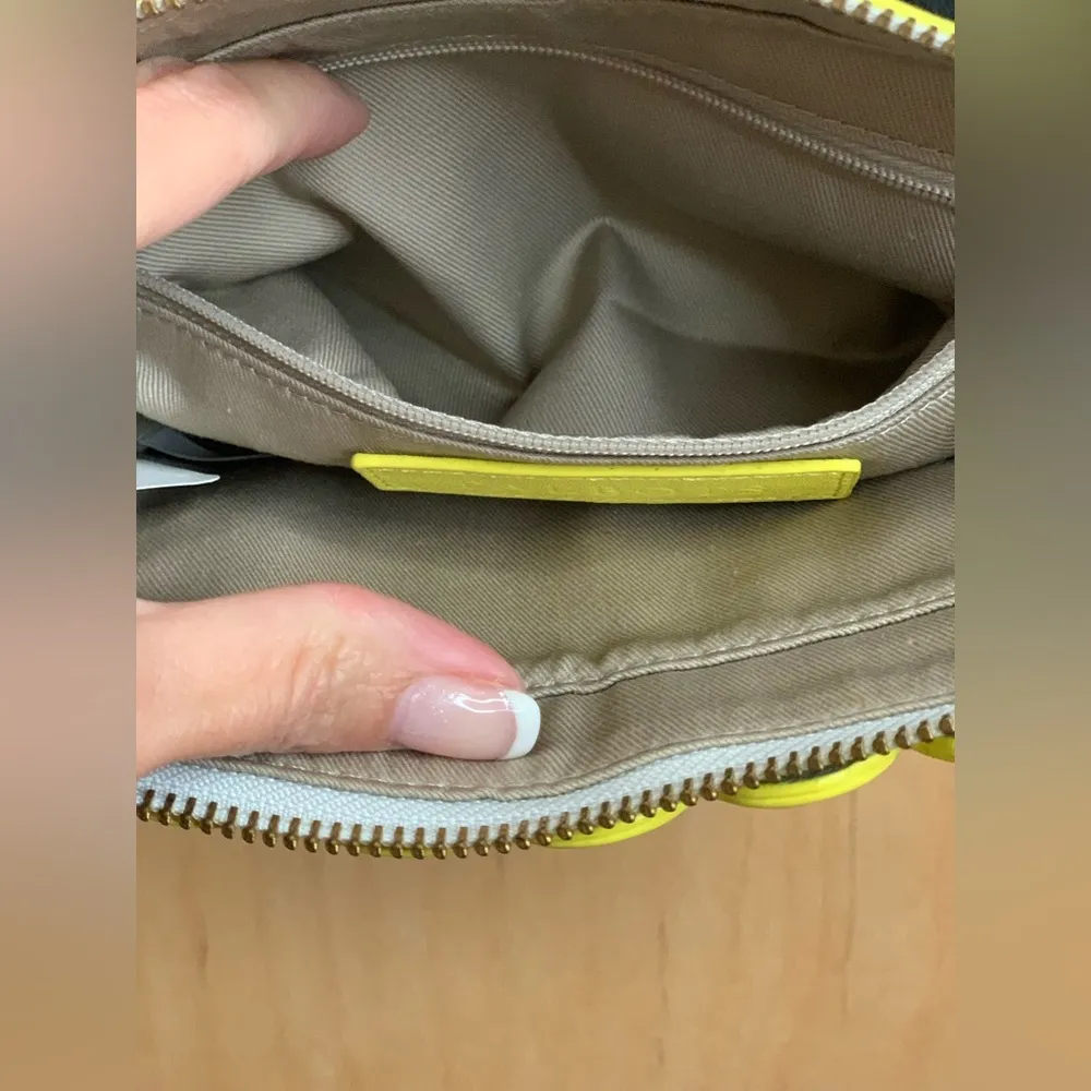 Talbots Yellow and Silver Scalloped Women's Bag - Image 10