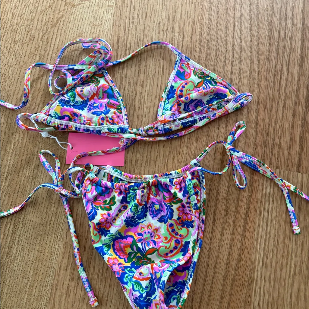 Amanda uprichard bikini set - Image 2