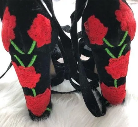 Rose Embroidered Heels Size 6 - Image 5