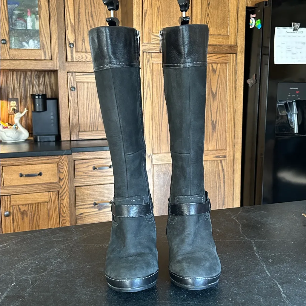 Clarks Knee High Boots Black Leather Riding Harness Heeled Boots Womens‎ Size 7W - Image 4