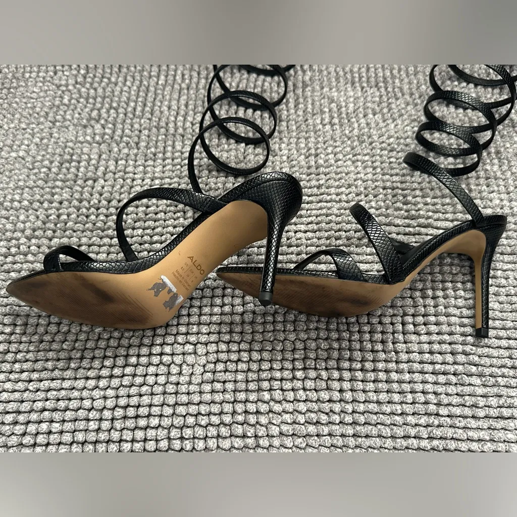 Aldo black spring heel with gold accents - Image 5
