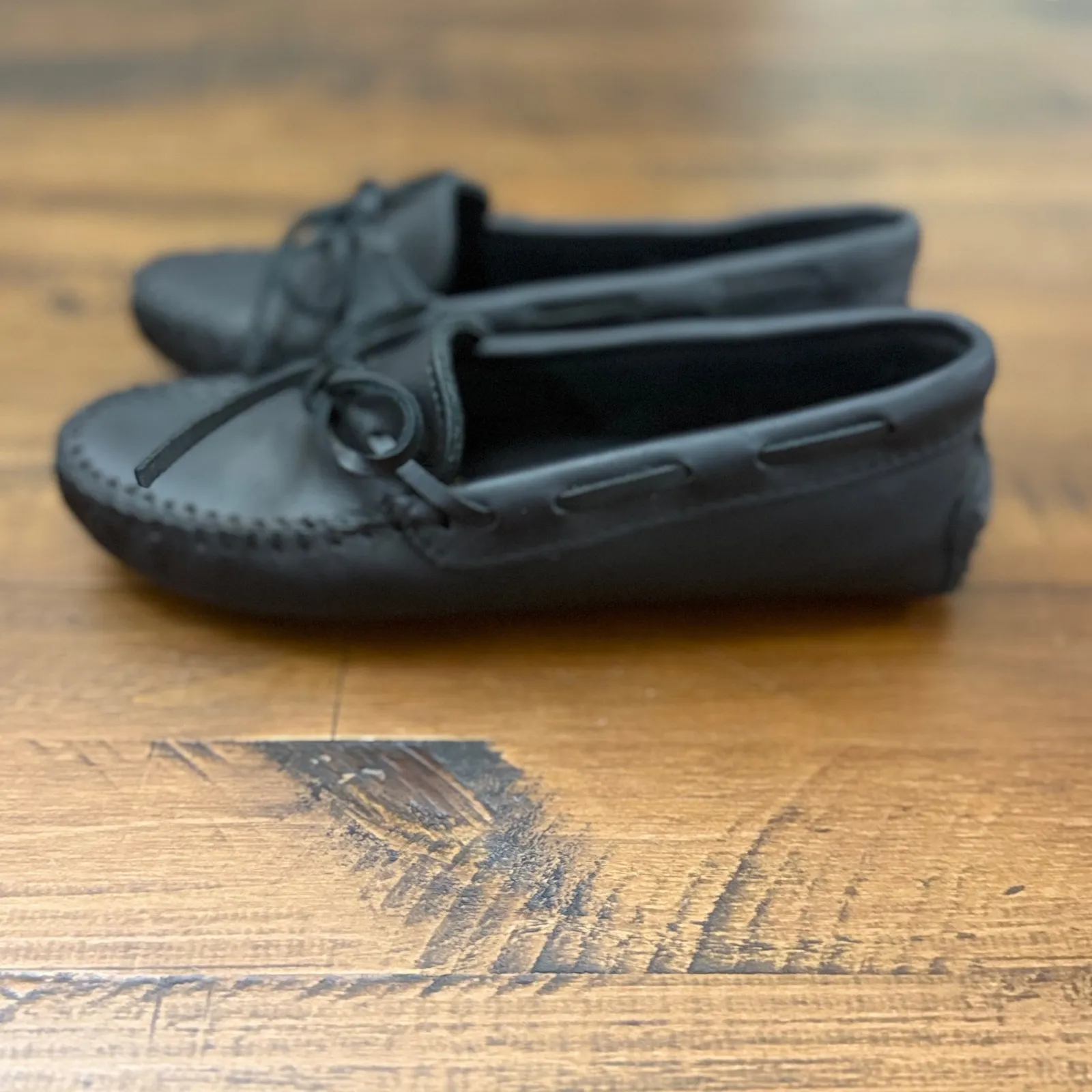 Minnetonka Black Leather Moccasin Driving Shoes Women's Size 6.5 NEW - Image 4