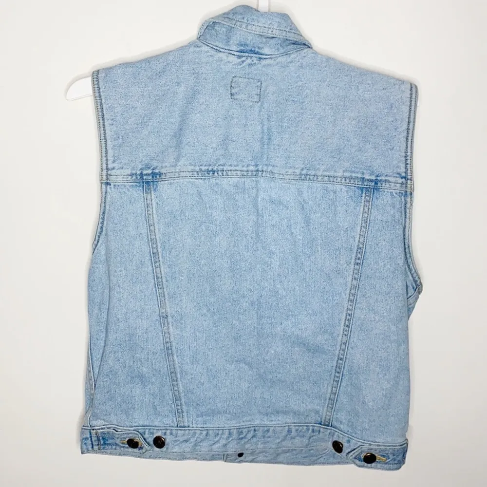 Liz Claiborne Vintage light wash denim vest size S - Image 32