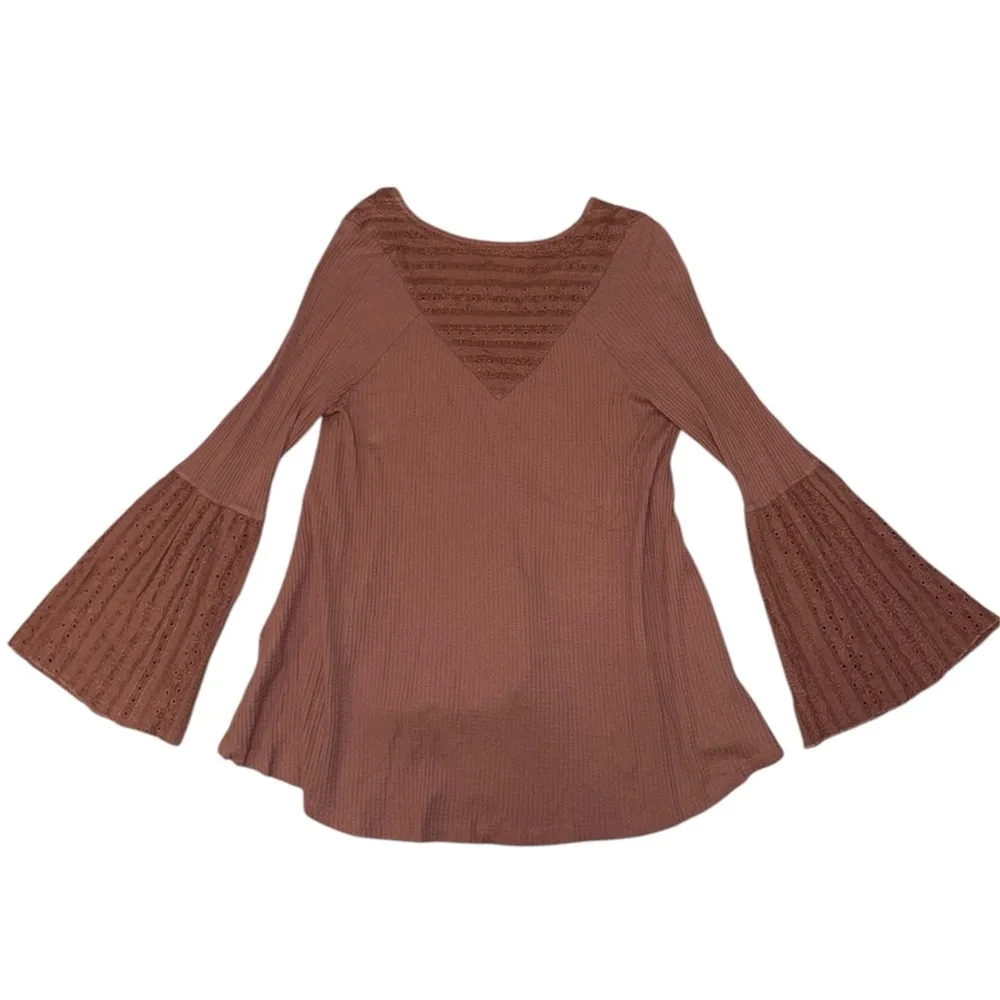 Free people ribbed lace crochet long sleeve top women’s size medium - Image 2