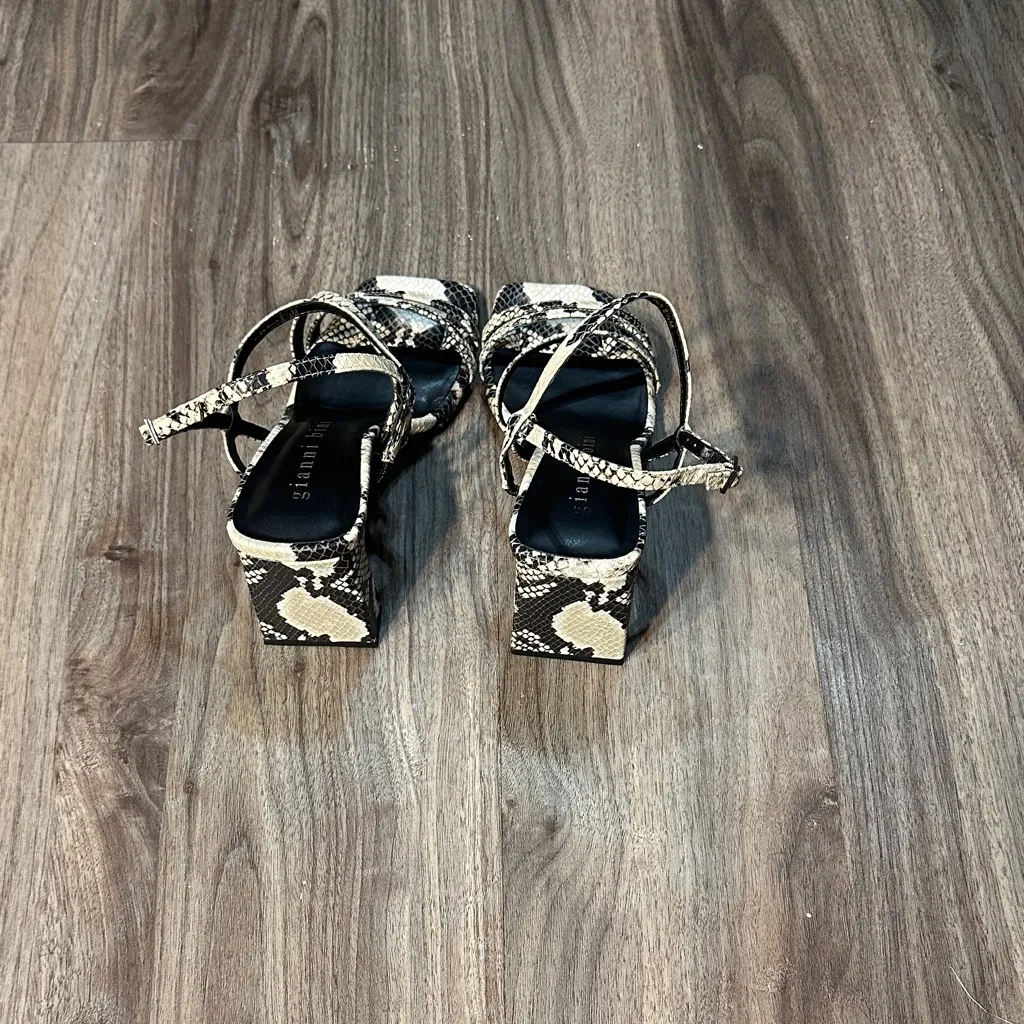 Gianni Bini Snakeskin Patterned Heels - Image 4