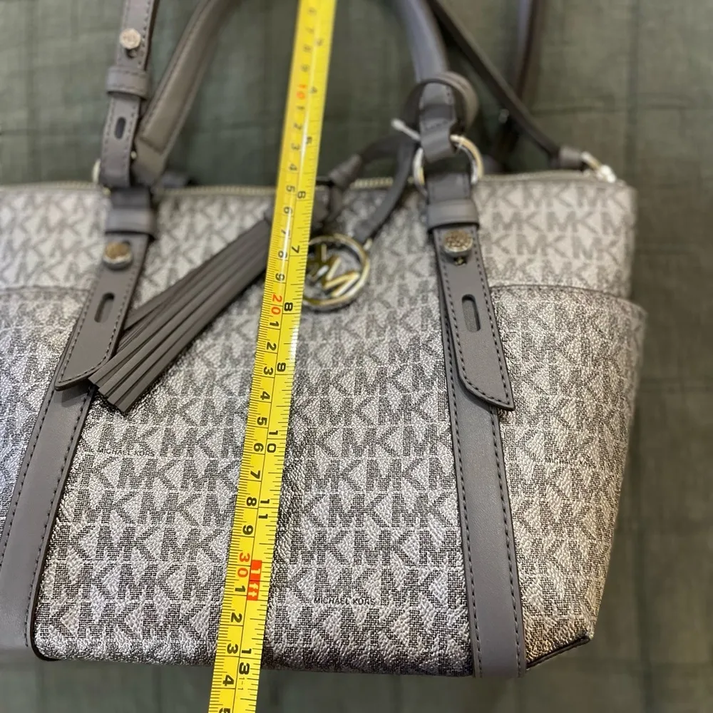 Michael Kors Sullivan handbag - Image 14