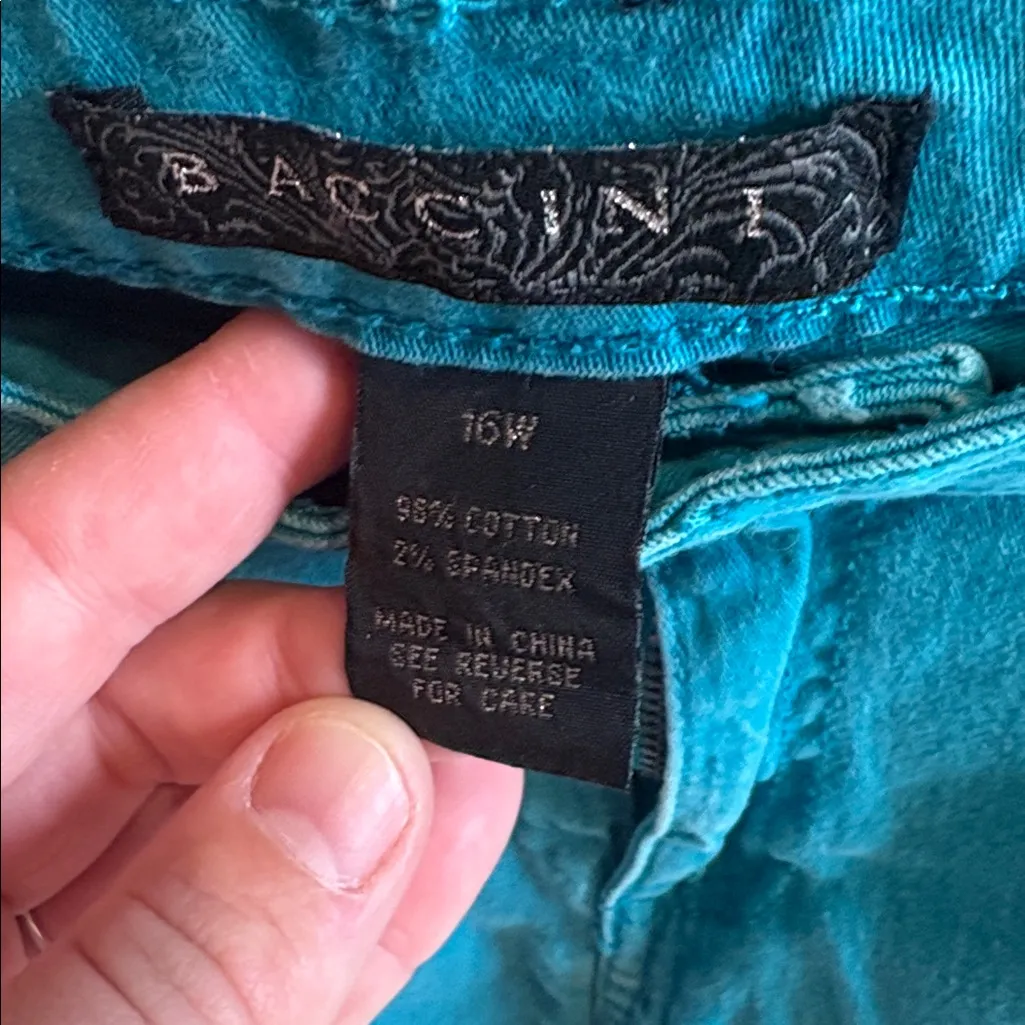 Baccini | Bright Blue Teal Bermuda Shorts w/ Pockets Size 16W - Image 3