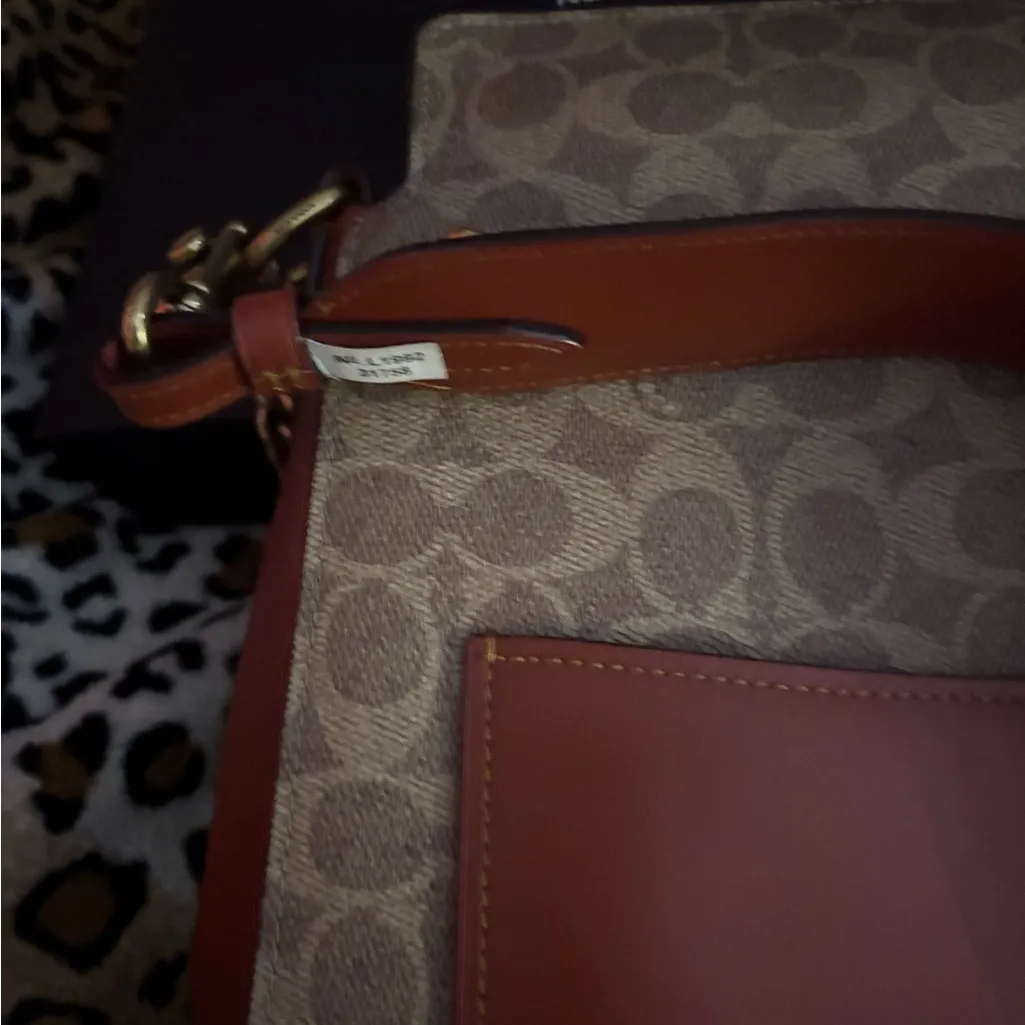 Coach Tan and Brown Shoulder Bag with Gold Chain - Image 9