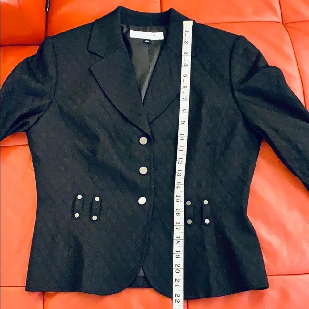 Tahari Arthur S. Levine Cropped Belted Jacket. - Image 8