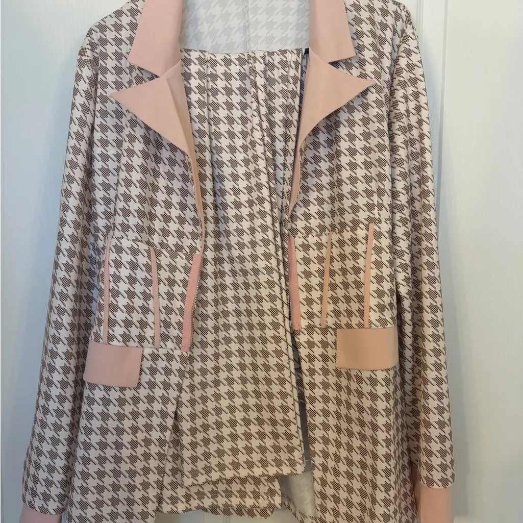 Pink and Brown Houndstooth statement Cotton blazer and pants suit Set Size XL - Image 2