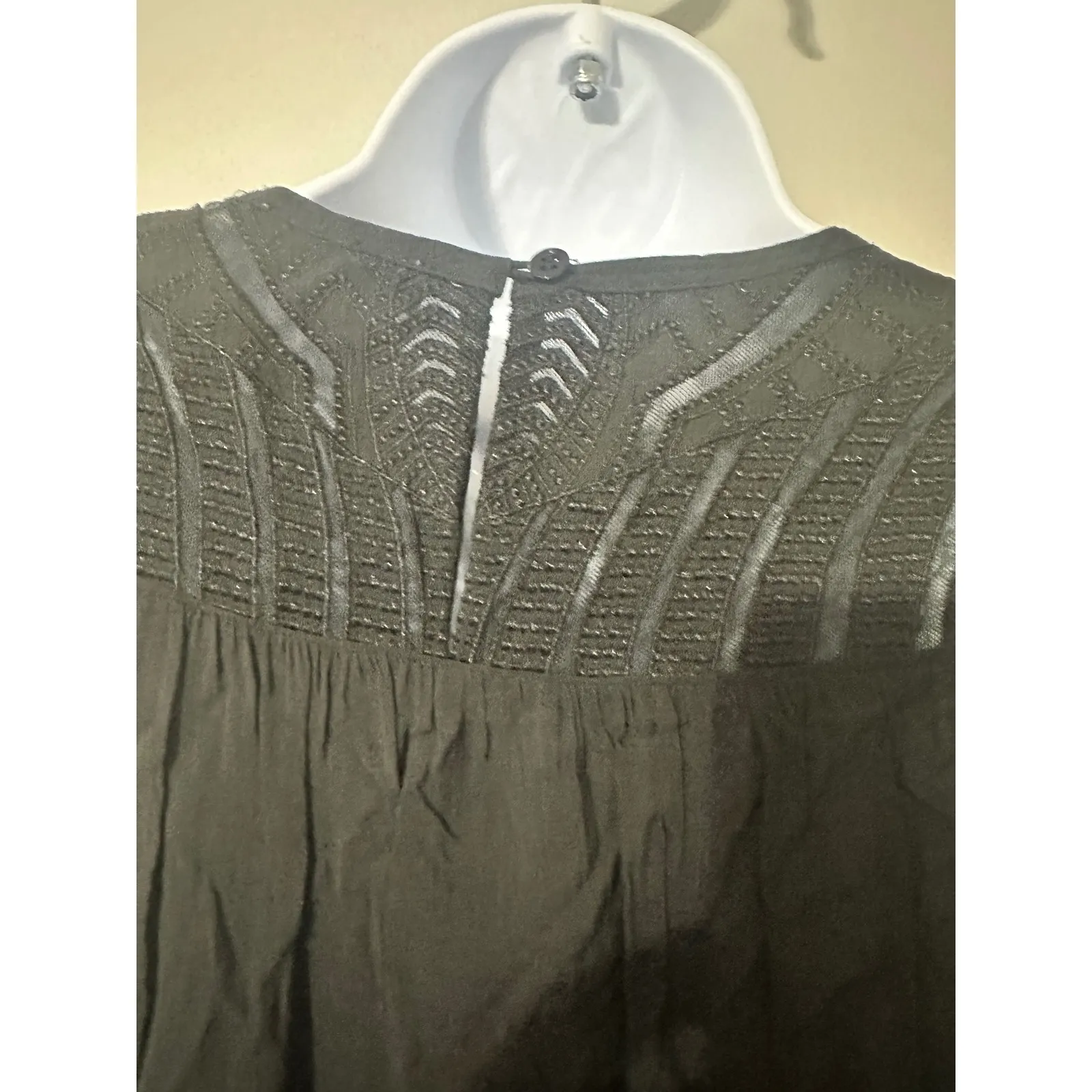 Sundance Black Crochet Lace Detail Sleeveless Tunic Top Blouse Women's SIZE‎ S - Image 4