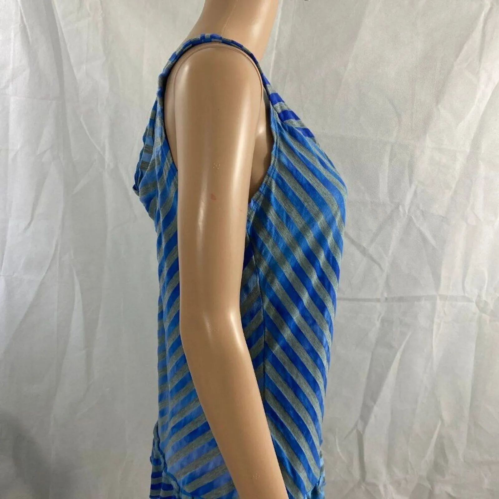 Eyeshadow size‎ large tank top blue and gray striped ruffled tie - Image 2