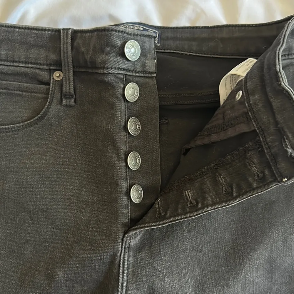 Abercrombie & fitch size 2/26 L high rise super skinny ankle jean w button fly - Image 3