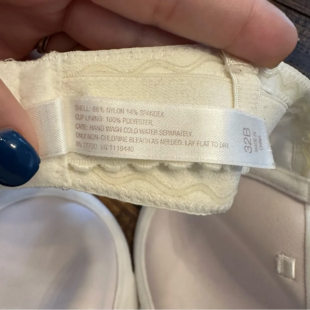 Gilligan & Malley White Strapless Bra- EUC - Image 4