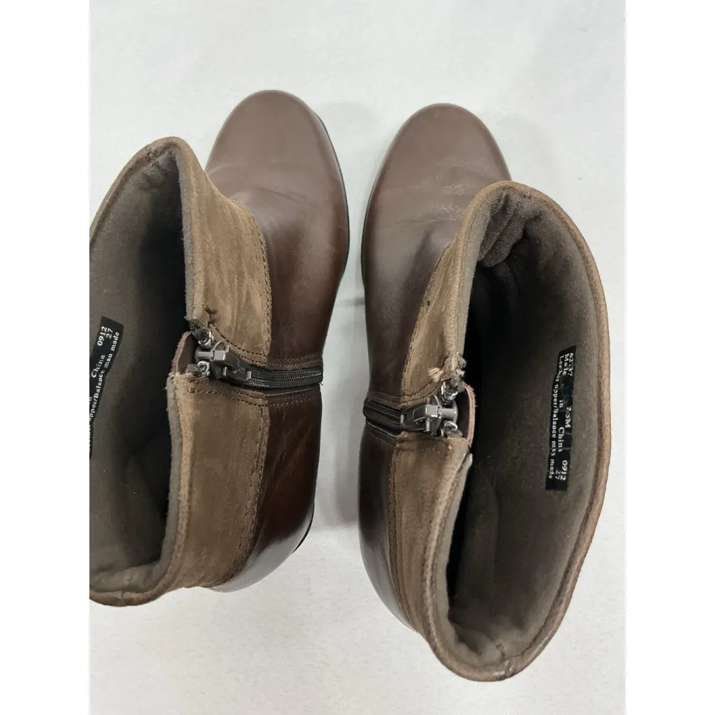 Womans Clarks Ankle Boot 7.5M Brown Side Zip Round Toe Buckle Accent - Image 6