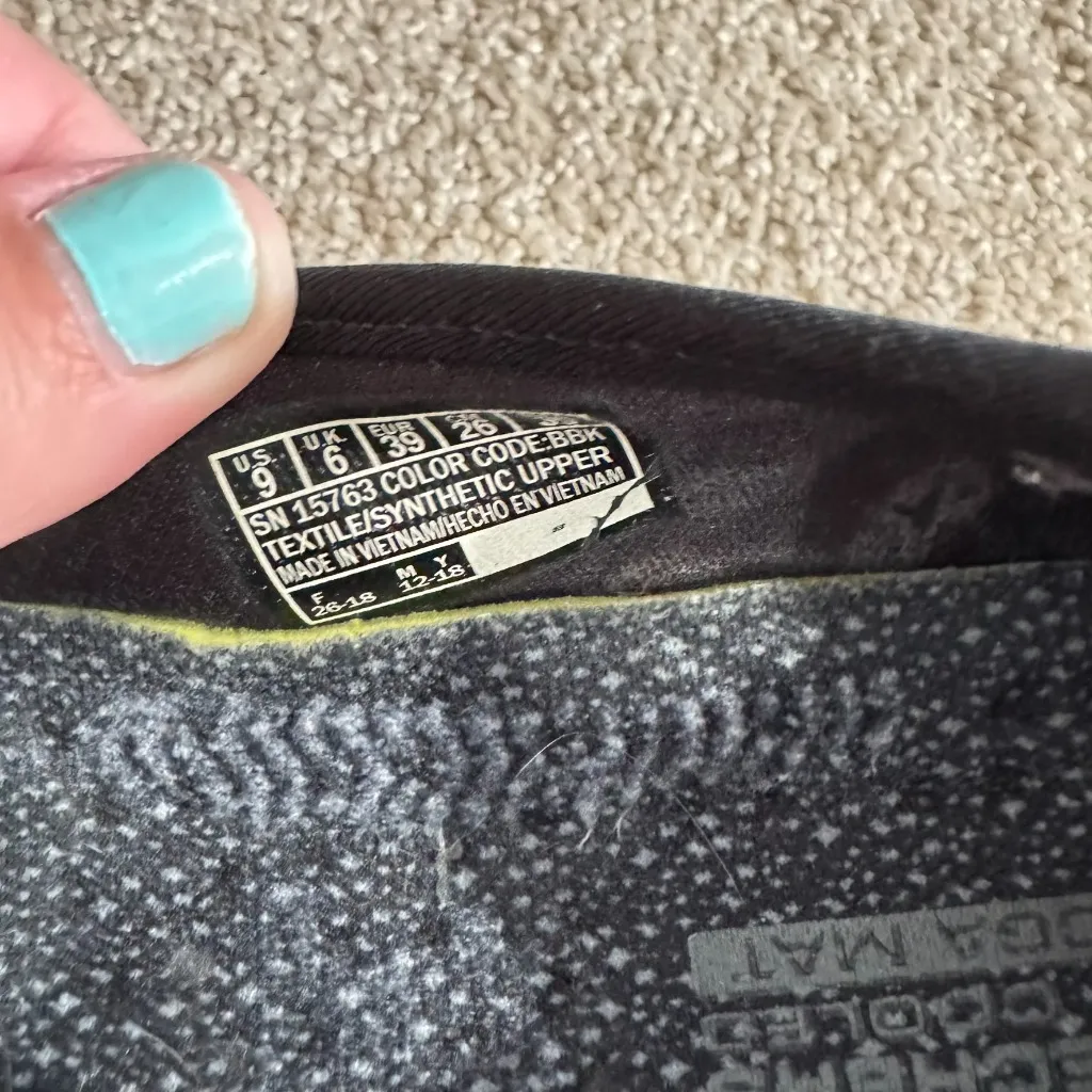 Skechers Goga Mat Black Knit Sneakers Slip On Shoes NO TIE Women's Size 9  - Image 11