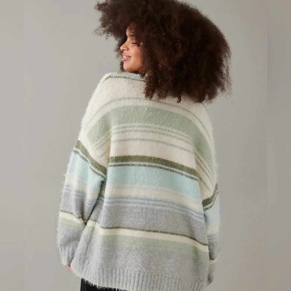 American Eagle Whoa So Cozy Waffle V- Neck knit cardigan; size XL; Like New! - Image 2