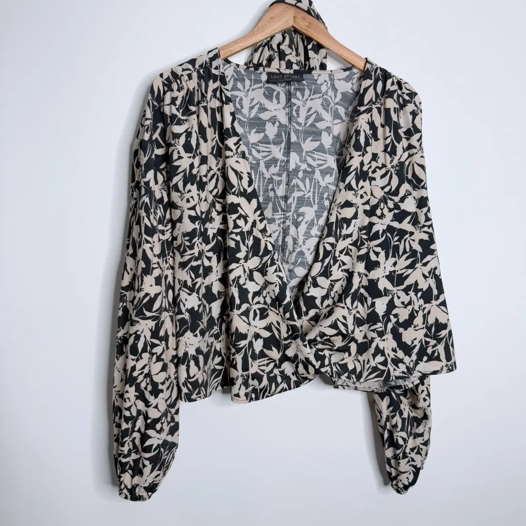 NWOT Lane‎ Bryant Floral Wrap Top Black/Cream Tie Waist Long Sleeve Size 20 - Image 2