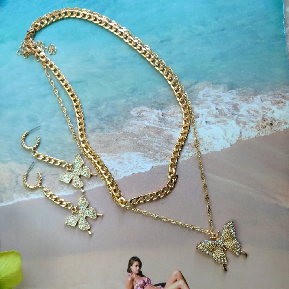 2 Gold Chain w Butterfly Necklace & Earrings Set - Image 2