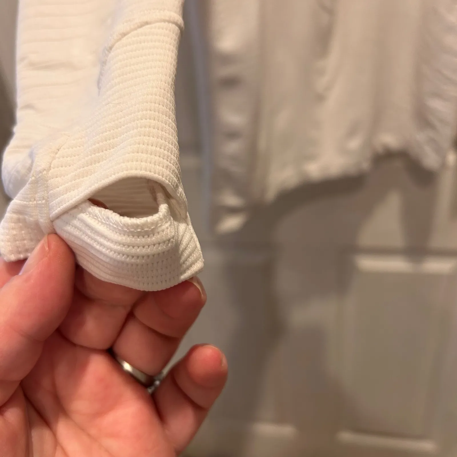 Athleta Flurry Blizzard Ribbed White Mock Neck Long Sleeve Workout Women's Sz L - Image 4