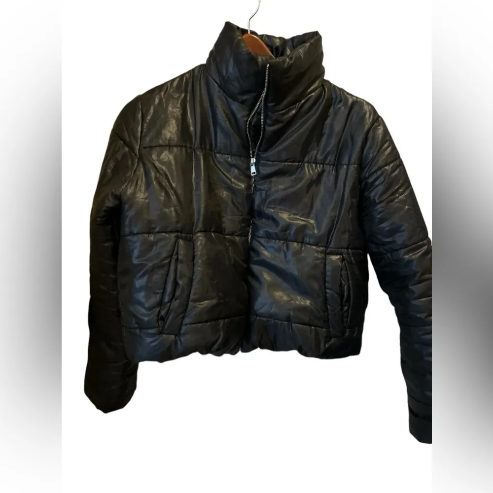 Rising Women's Black Cropped Puffer Jacket Size L High Neck Quilted Size L - Image 10