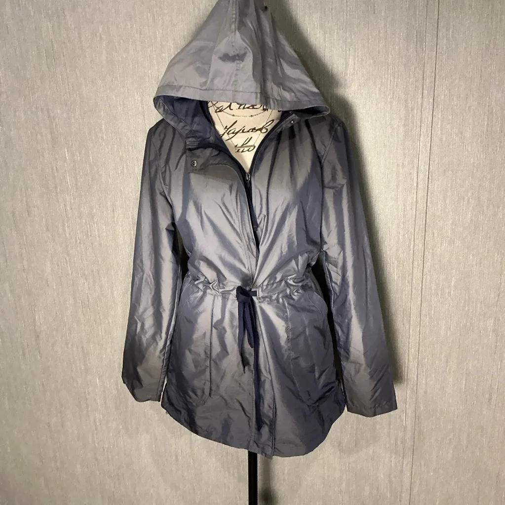 NWOT Lucy Women's Hooded Silver Wind Breaker Jacket Size Large Gray - Image 2