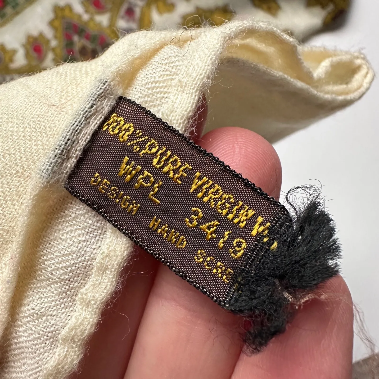 Vintage Paisley Scarf 100 Percent Pure Virgin Wool WPL Hand Screen Printed White - Image 4