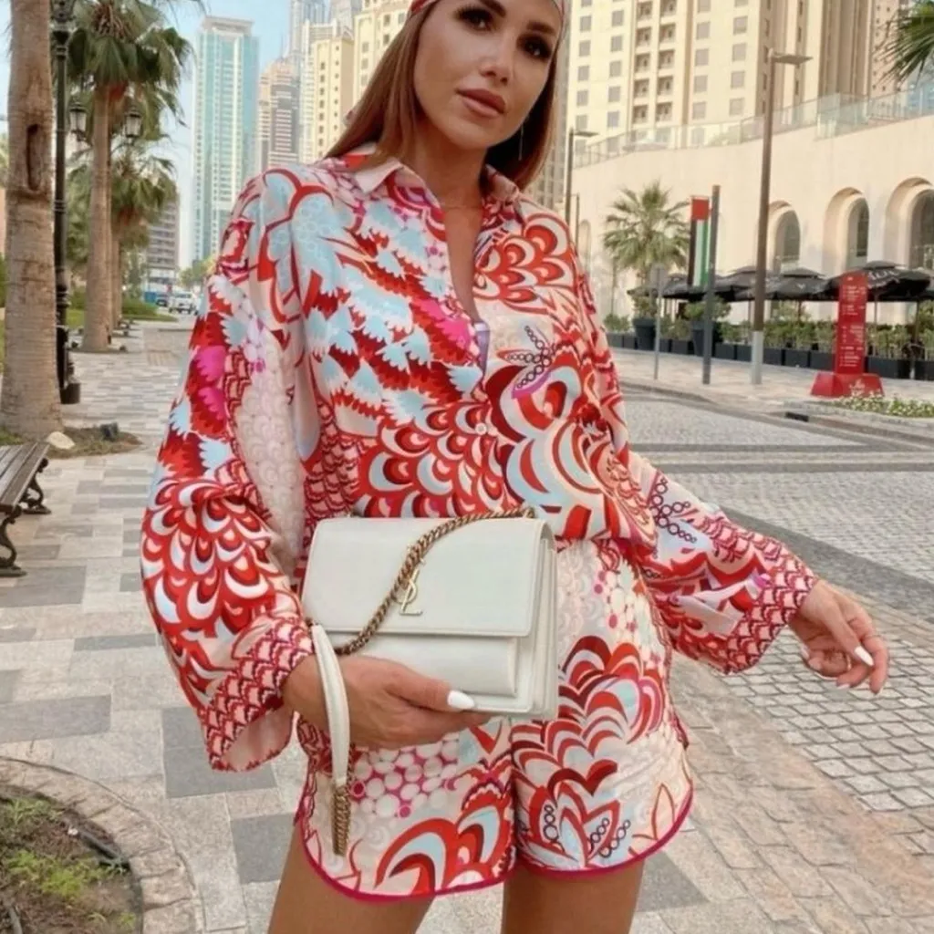 NWT Zara Bloggers Favorite floral Colorful pull on shorts with pockets, size S - Image 3