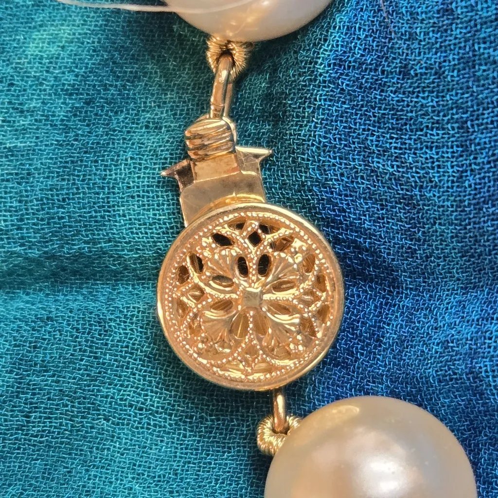 Isla Majorca Pearl Necklace 23" Gold Technibond Clasp - Image 4