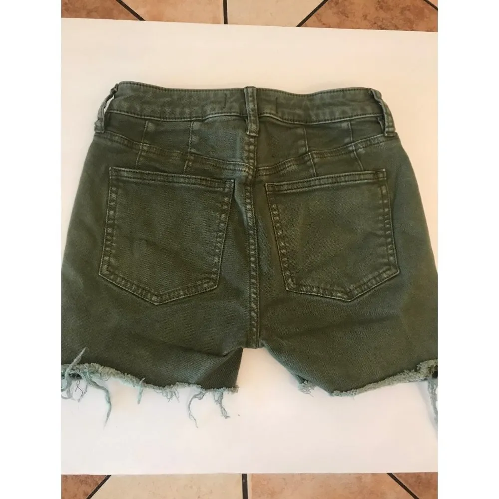 Free people We the free army green button fly denim shorts size 0 - Image 2