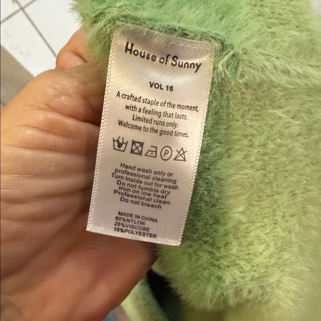 House of sunny Green Geometric Knit Vest Size 6 - Image 4