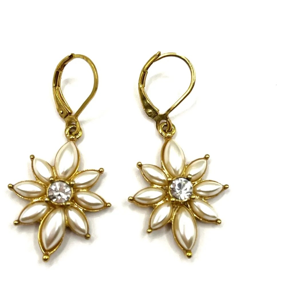 Joan River's Vintage Gold Tone Pearl And Rhinestones Lever Back Earrings Floral - Image 5