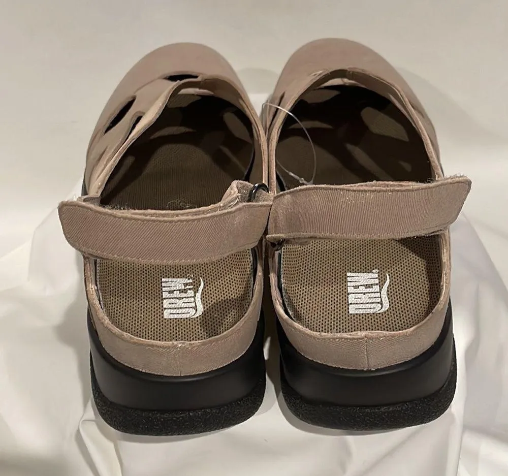 Drew sandal with Velcro heel closure - Image 3