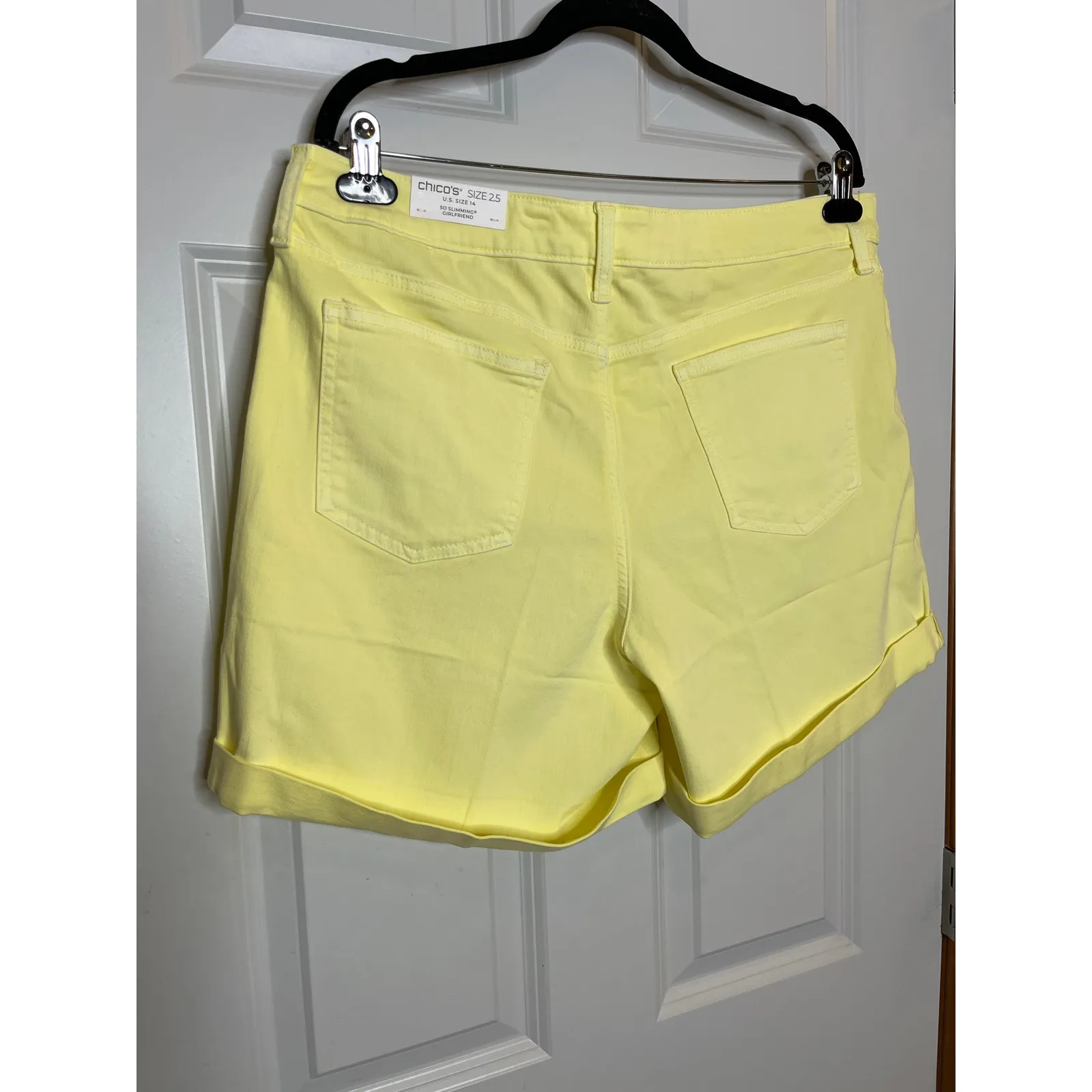 Chicos NEW So‎ Slimming Girlfriend Yellow Cuffed Shorts Size 2.5 US 14 - Image 2