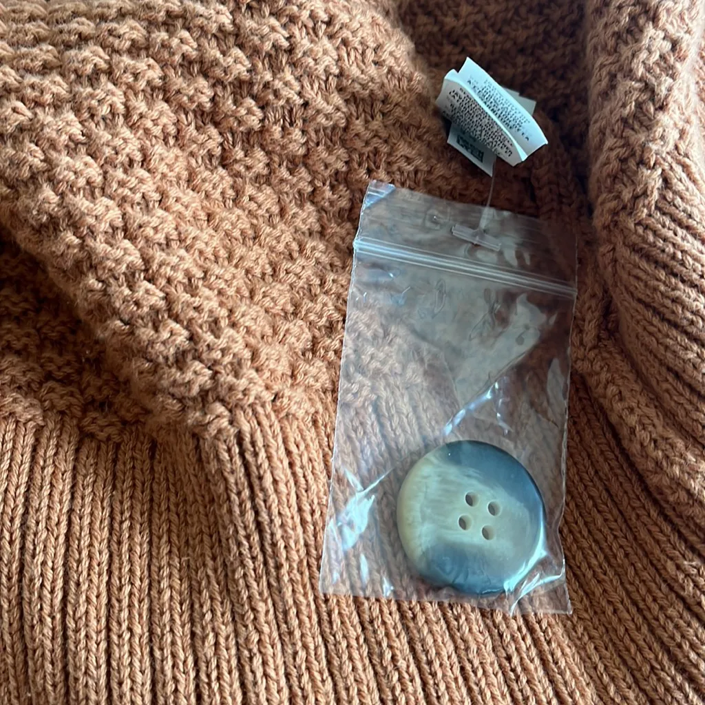 NWOT aerie Oversized Varsity Cardigan small - Image 11