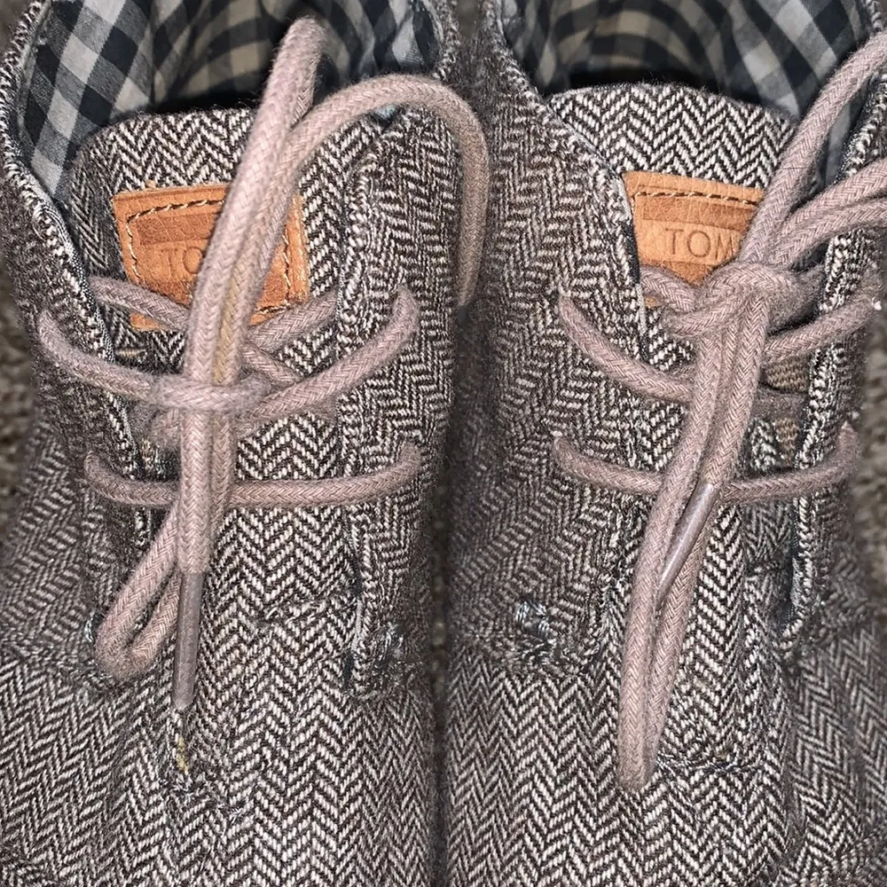 TOMS Brown Herringbone Wedge Lace Up Ankle Booties woman size 7.5 - Image 2