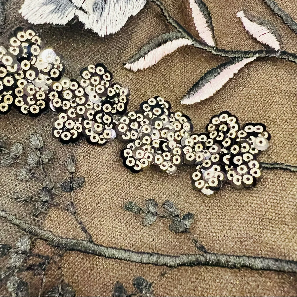 BRONX AND BANCO Tiara Floral V Neck Dress in Multicolour - Image 12