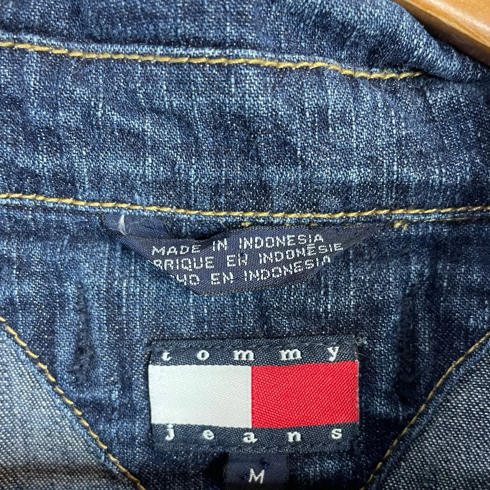 Vintage Y2K Tommy Hilfiger Stretch Denim Cropped Jean Jacket Patches womens M - Image 10