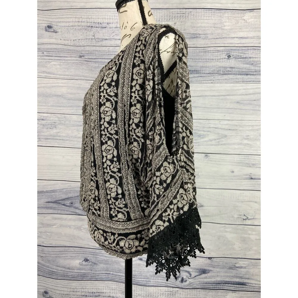 A'reve Floral Dolman Kimono Sleeve Top Women Size M Lace Ruffle Lined Mix Media Black Size M - Image 4