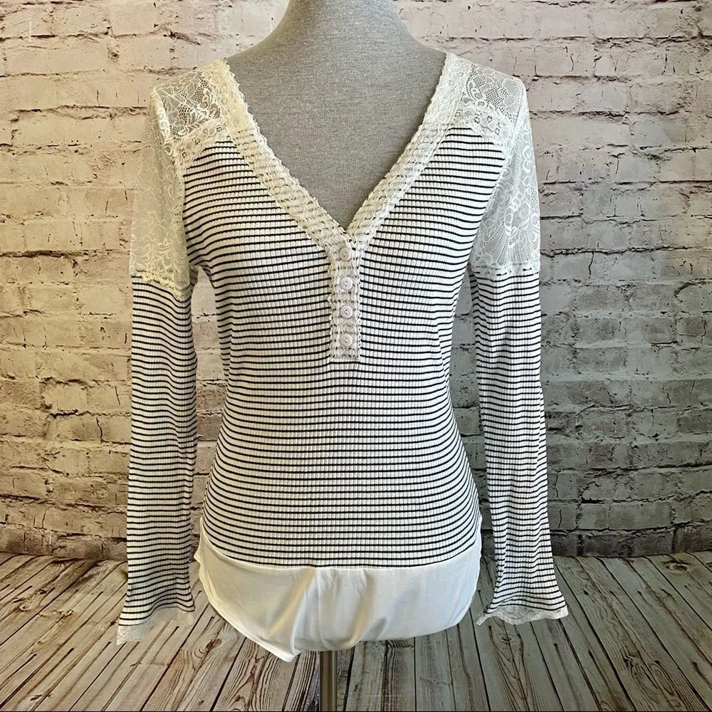 White Birch Striped Long Sleeve Bodysuit With Lace Detail Gray White XL - Image 4