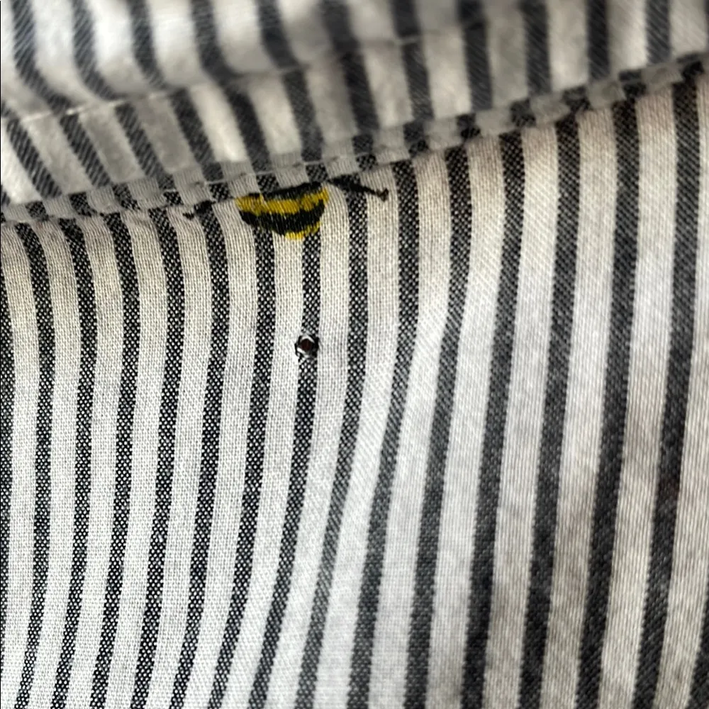 Old Navy Classic Striped Button Down Shirt with Bee Print - Image 6