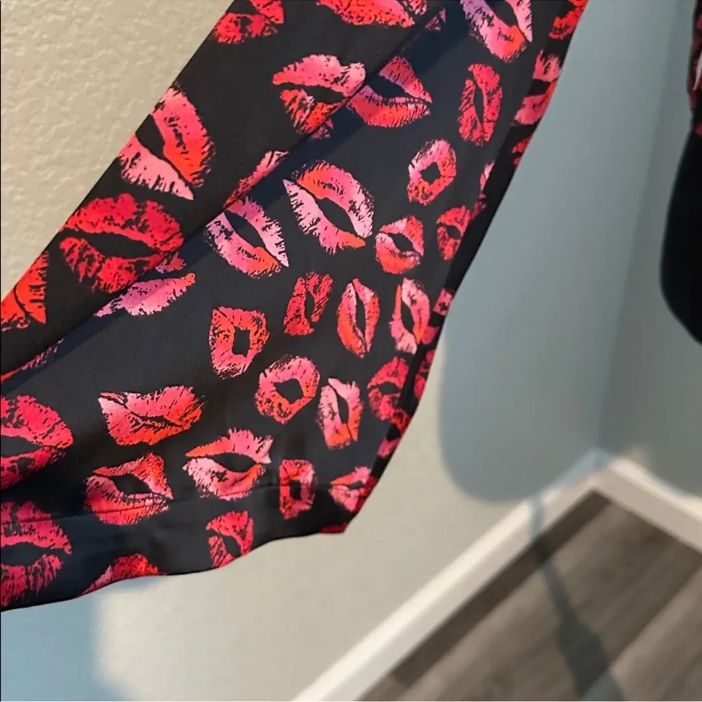 Bold Elements  Black and Red Lip Print Blouse NEW - Image 3