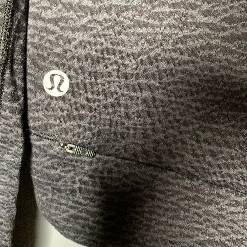Lululemon‎ Long Sleeve hoodie Size 4 - Image 7