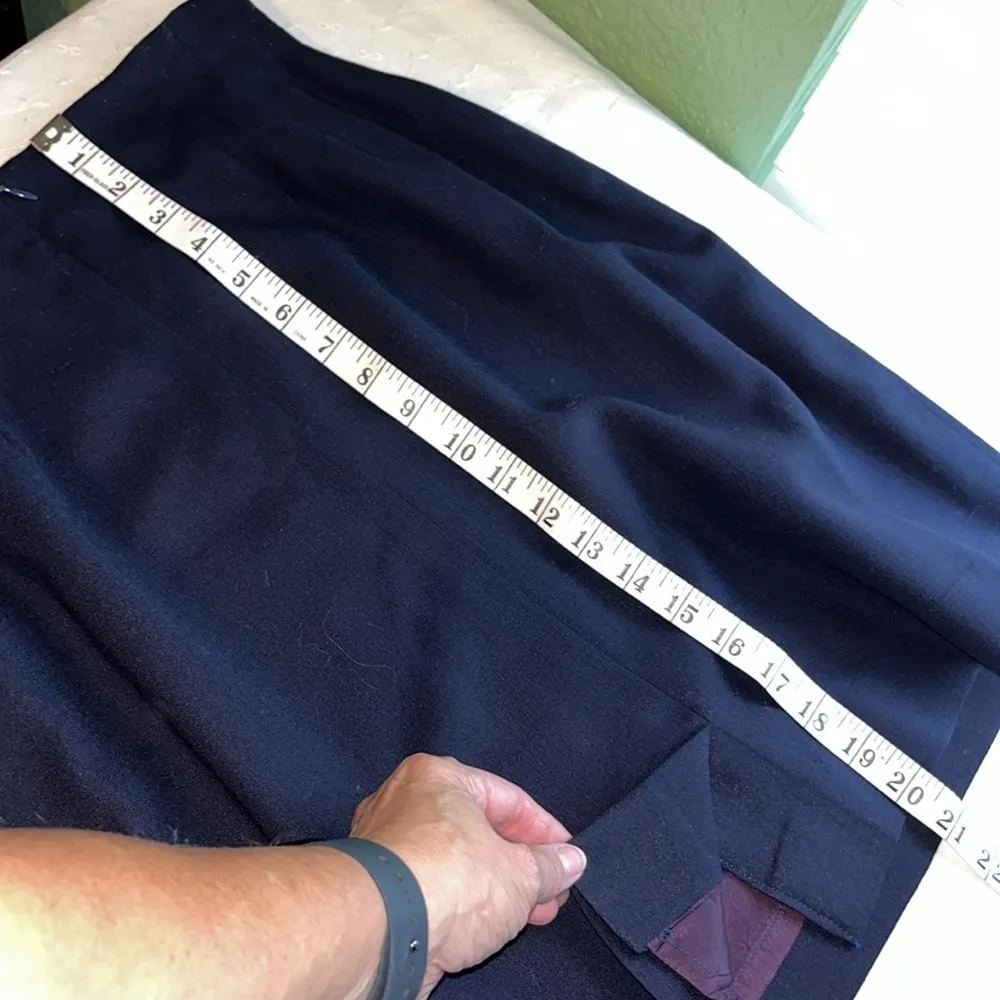 Albert Nipon Vintage Navy Wool 2 Piece Suit 12P - Image 9