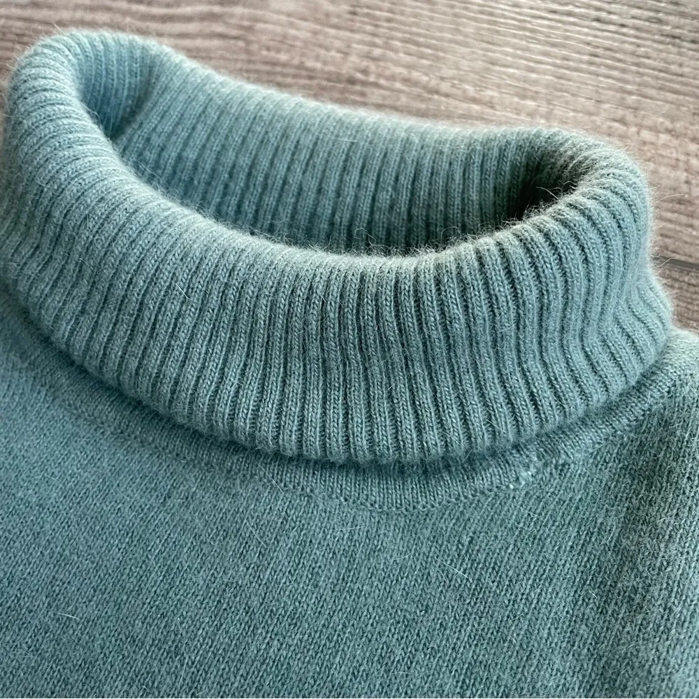 VINTAGE 1990s dusty teal angora turtleneck sweater Size M - Image 13