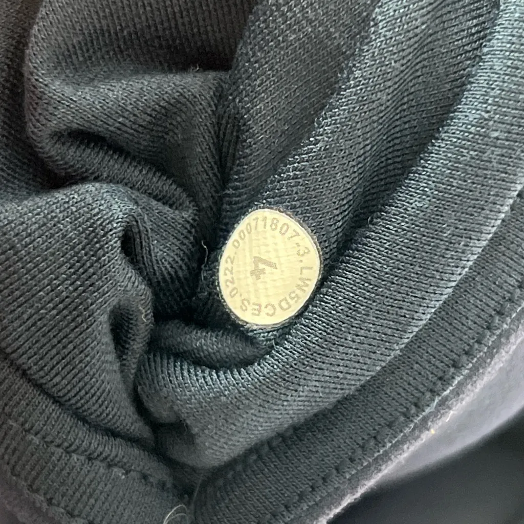 Lululemon navy blue leggings - Image 5