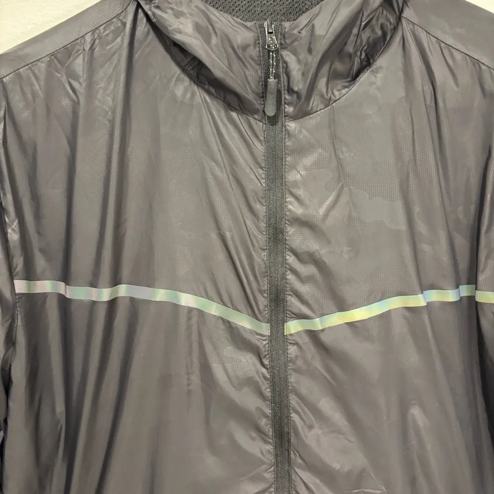 Zyia Active Lightweight Windbreaker Full Zip Black Camo Iridescent Strip Running - Image 2