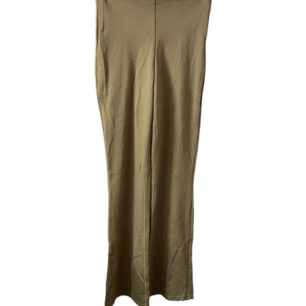 FABLETICS 24/7 OLIVE GREEN KICK FLARE PANTS - Image 3