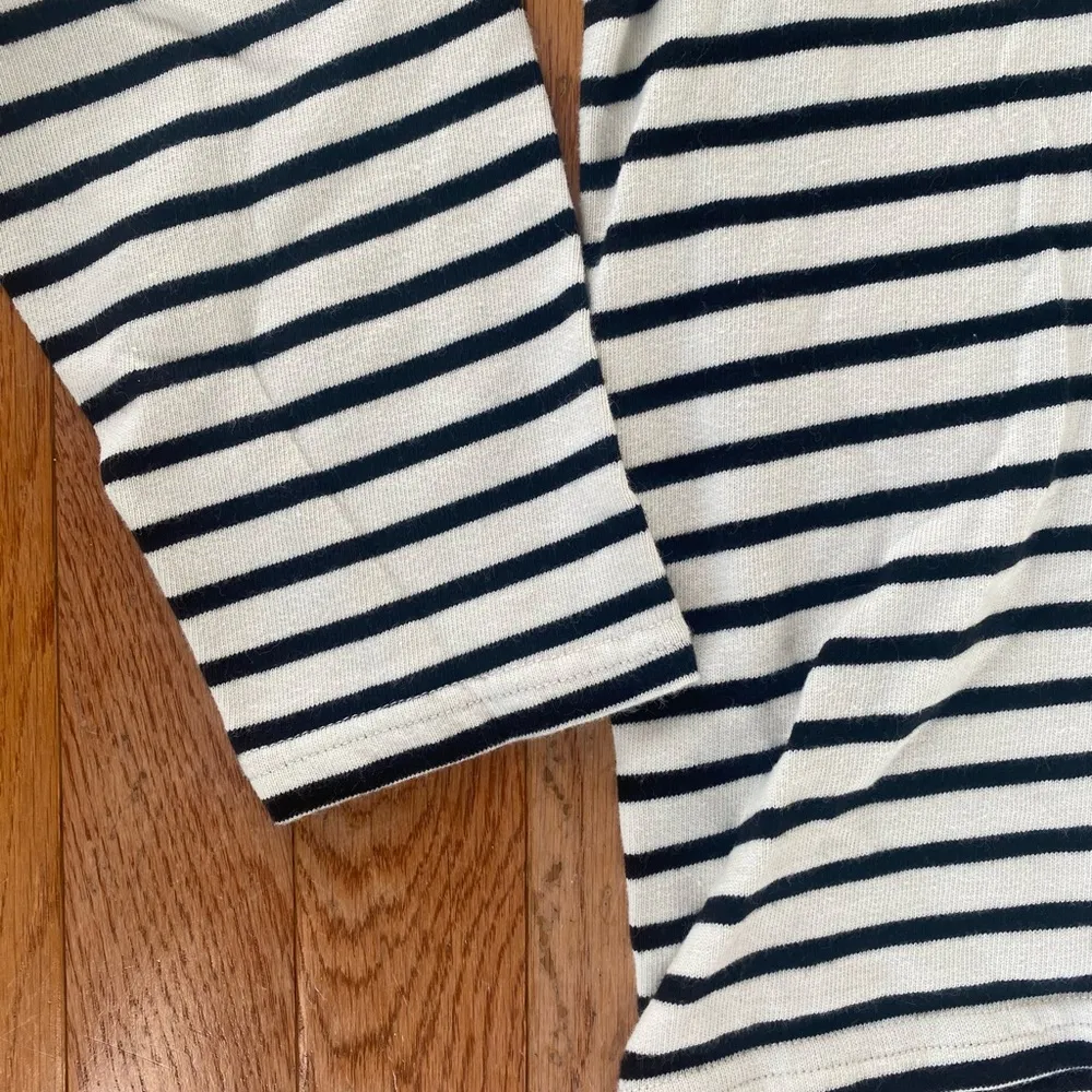 cream white and black Zara crewneck - Image 4